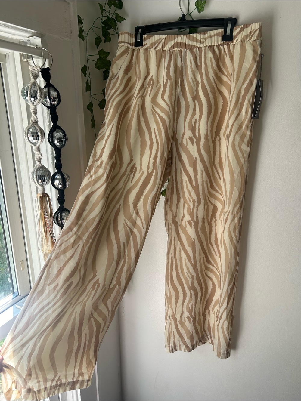 NWT Soft Surroundings Cream and Beige Zebra-Stripe Wide Leg Pants
